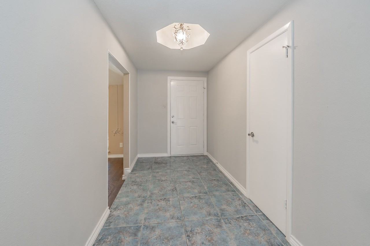2863 Hitson Ln - Photo 6 of 37