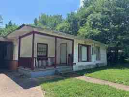 featured image of 704 Cedar St
