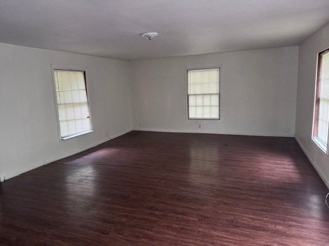 704 Cedar St - Photo 3 of 10