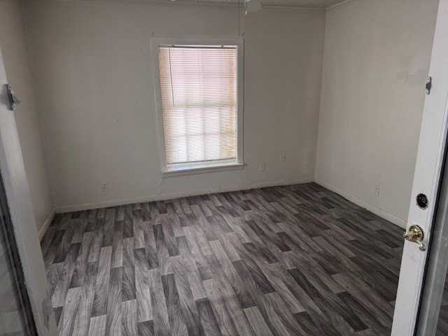 704 Cedar St - Photo 4 of 10