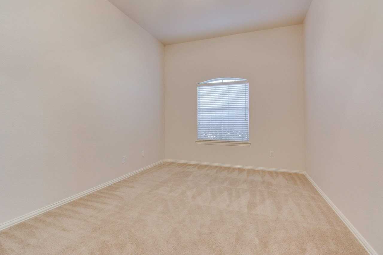 1133 Hillwood Dr - Photo 7 of 26