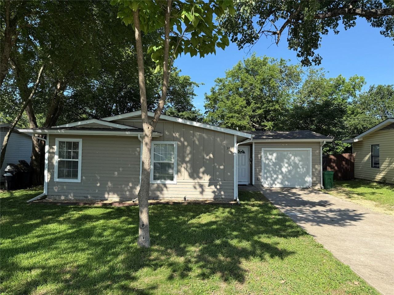 303 Ridgefield Cir