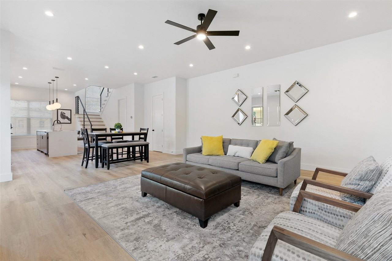2513 N Winnetka Ave - Photo 4 of 25