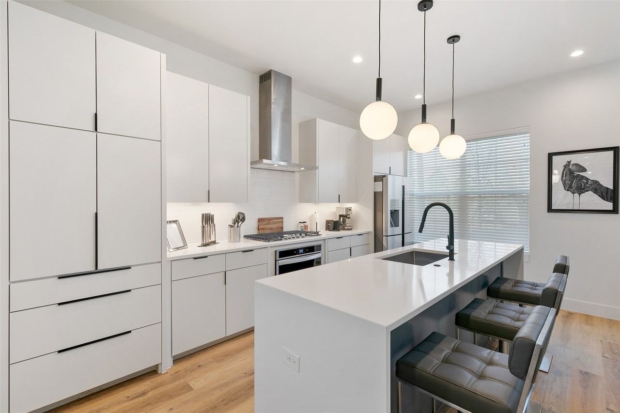 2513 N Winnetka Ave - Photo 7 of 25