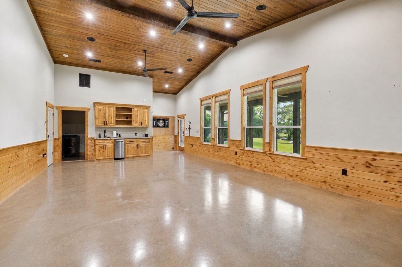 517 Pine Island Cir - Photo 7 of 40