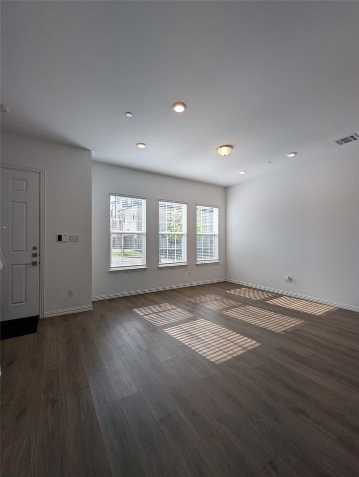2257 Adena Springs Dr - Photo 3 of 31