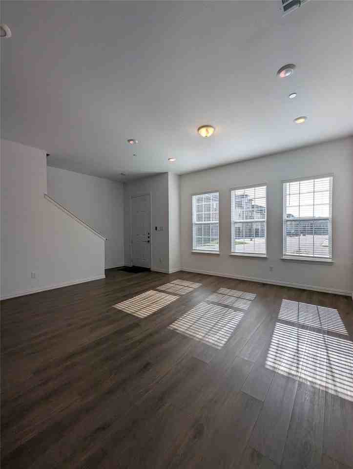 2257 Adena Springs Dr - Photo 5 of 31