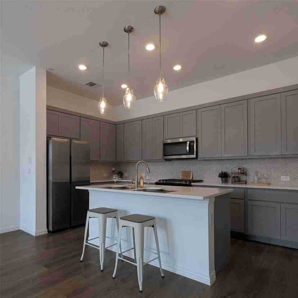 2257 Adena Springs Dr - Photo 7 of 31