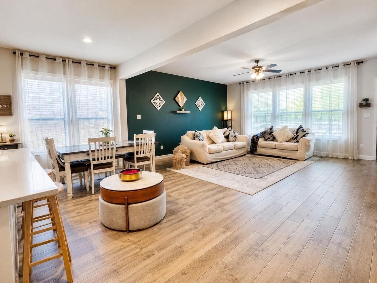 15736 Hazelhurst Ln - Photo 2 of 16