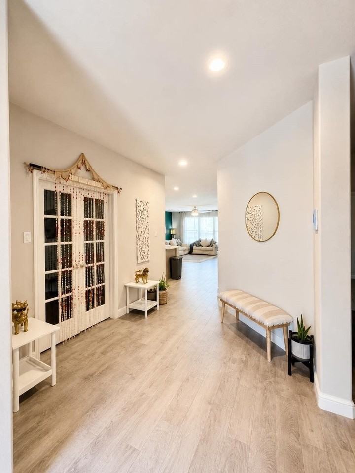 15736 Hazelhurst Ln - Photo 4 of 16