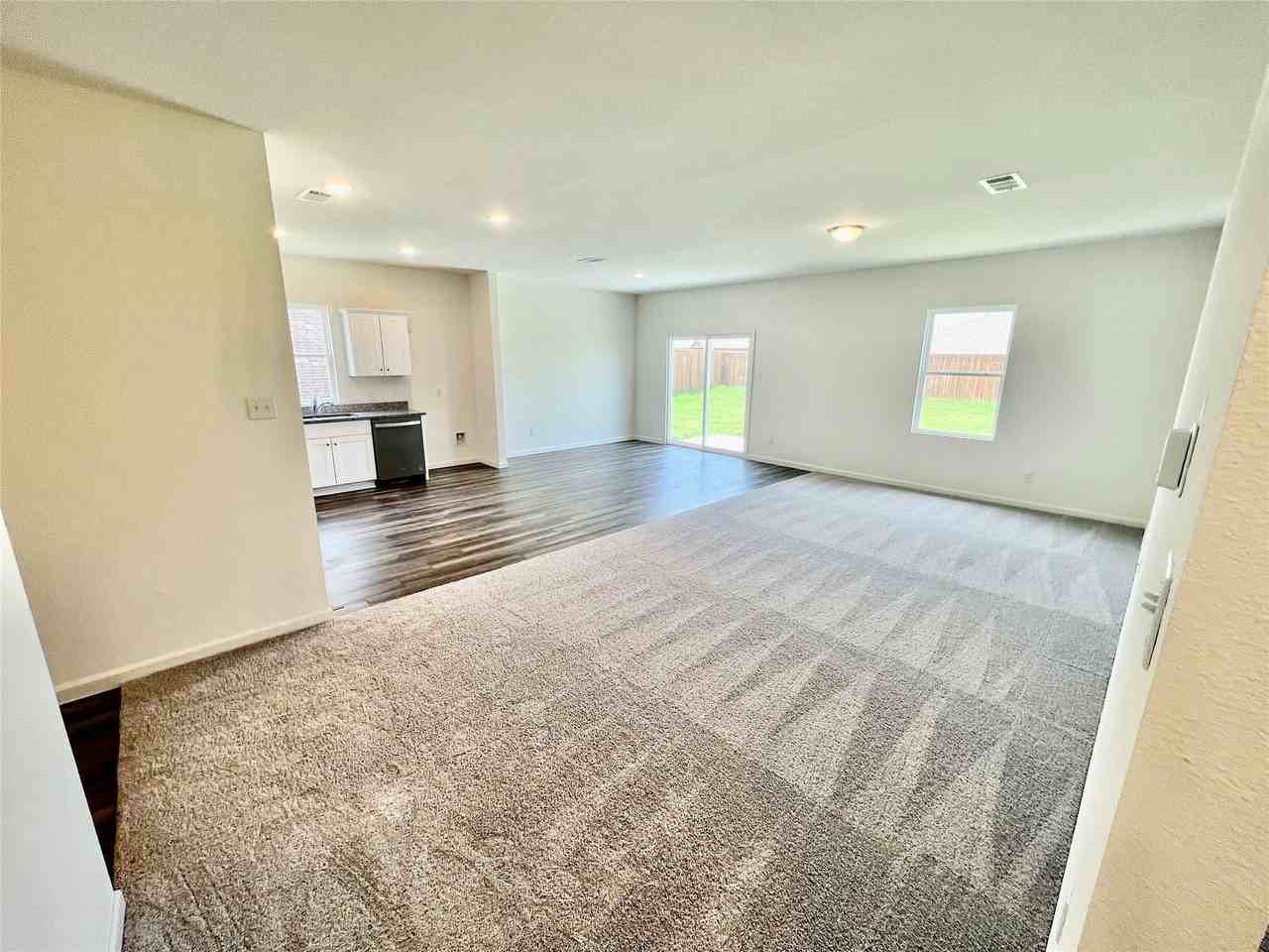 3008 Lacebark Ct - Photo 7 of 17