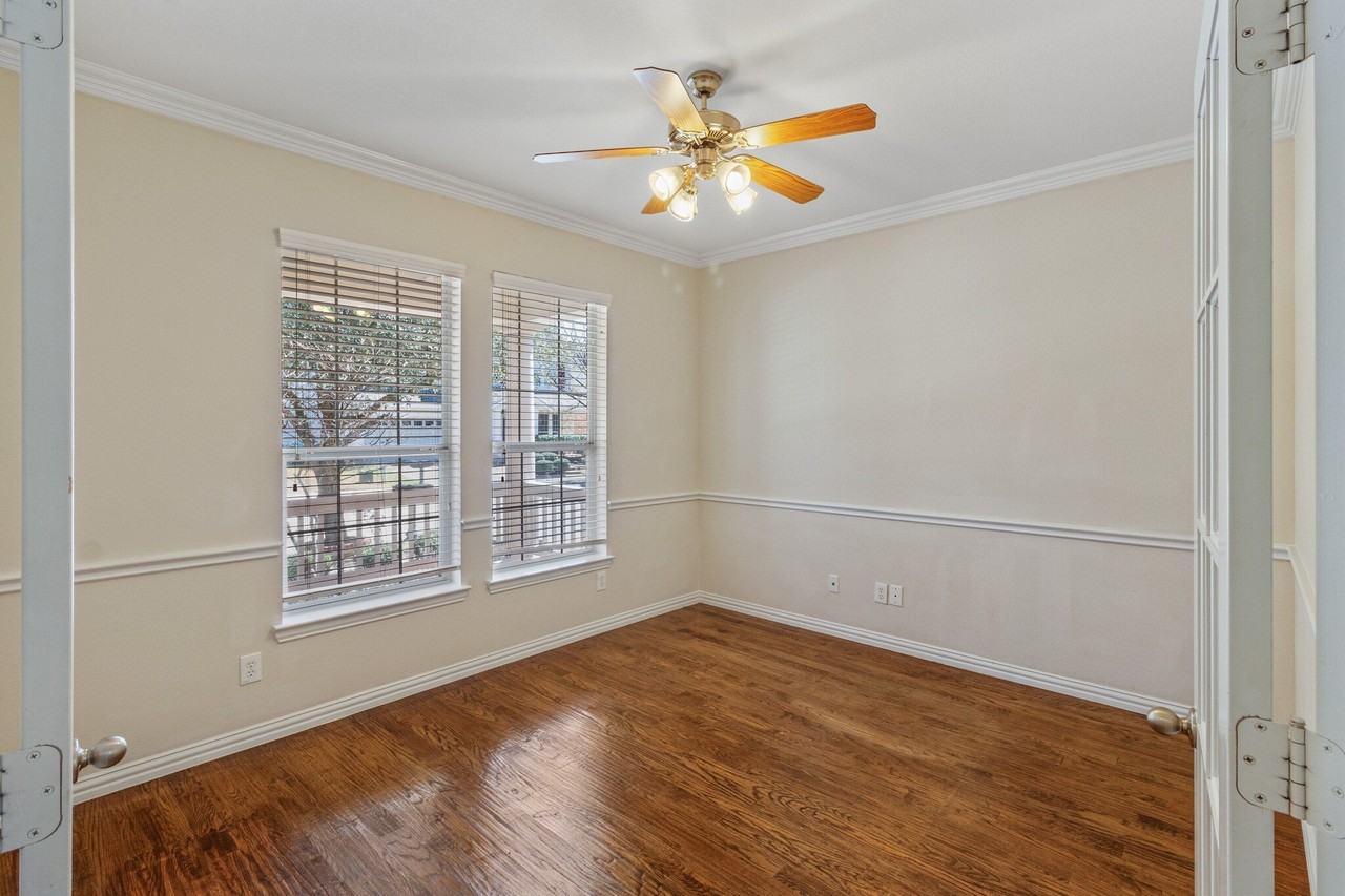 4908 Rushden Rd - Photo 4 of 35