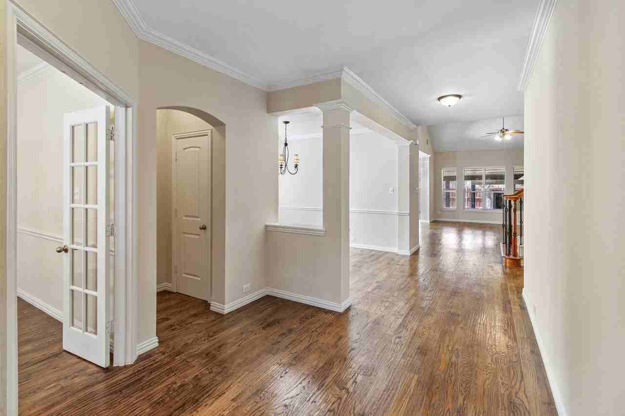 4908 Rushden Rd - Photo 6 of 35