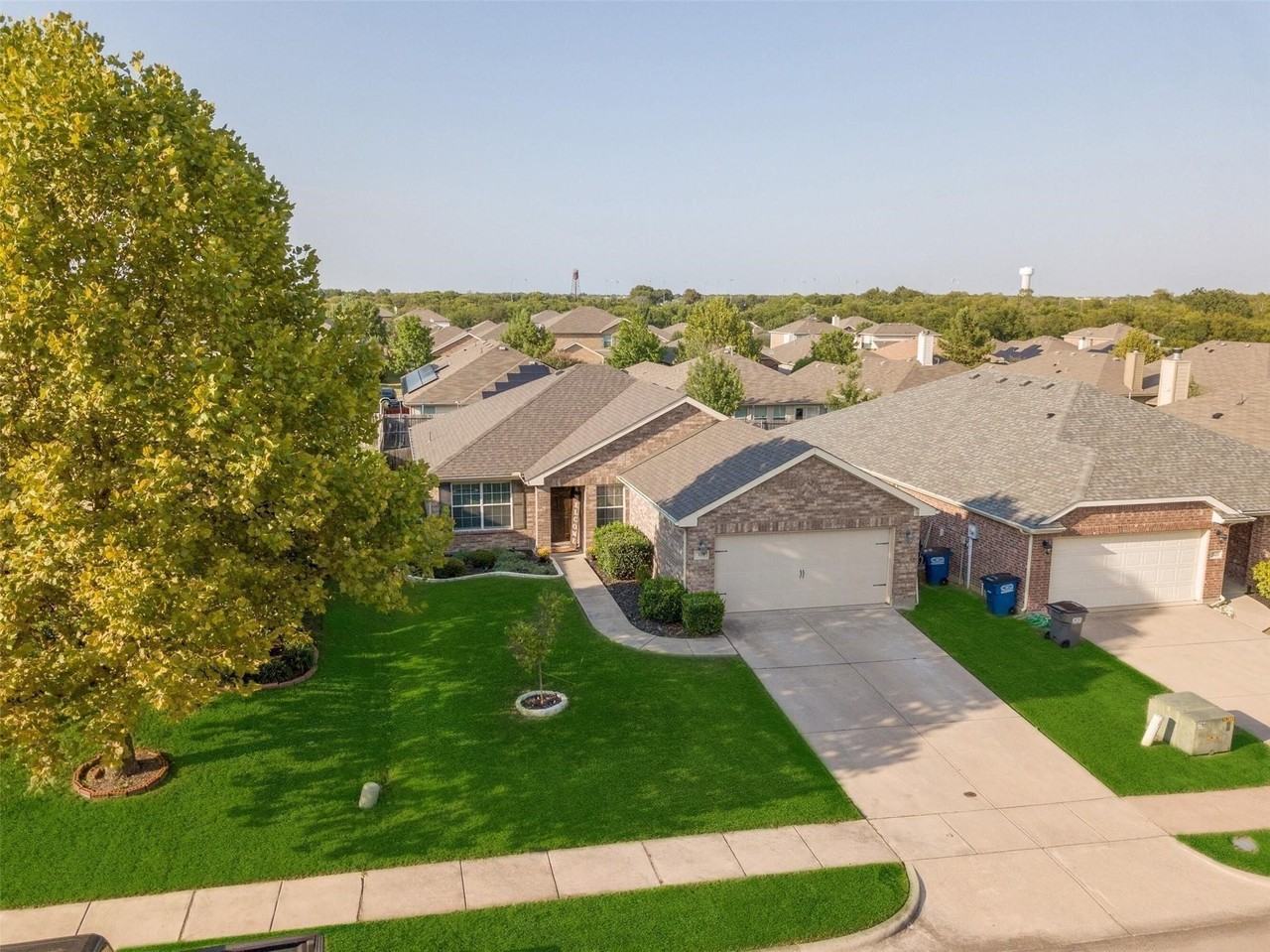 325 Crosscreek Dr - Photo 4 of 28