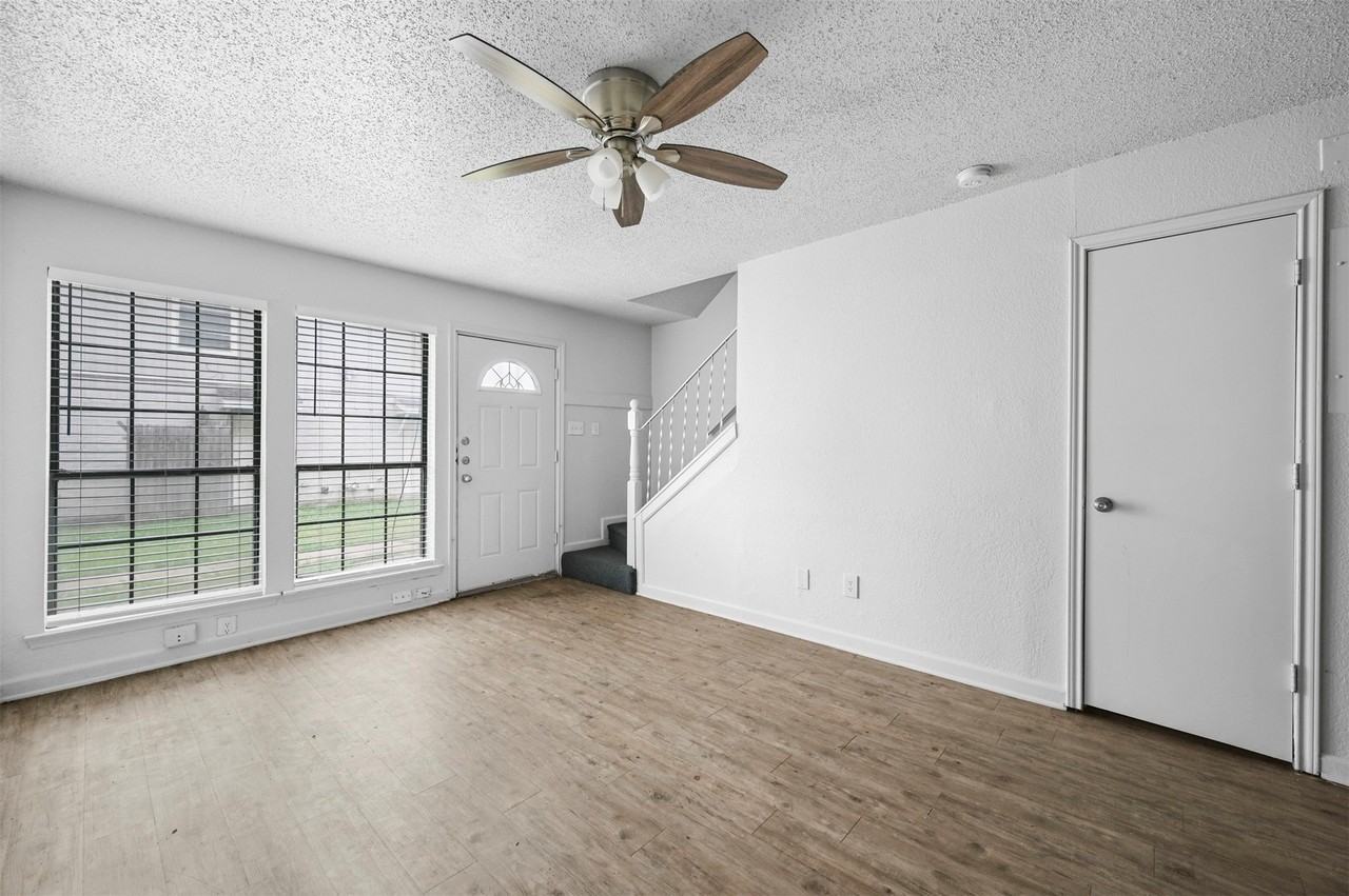 4921 Miller Ave - Photo 2 of 15