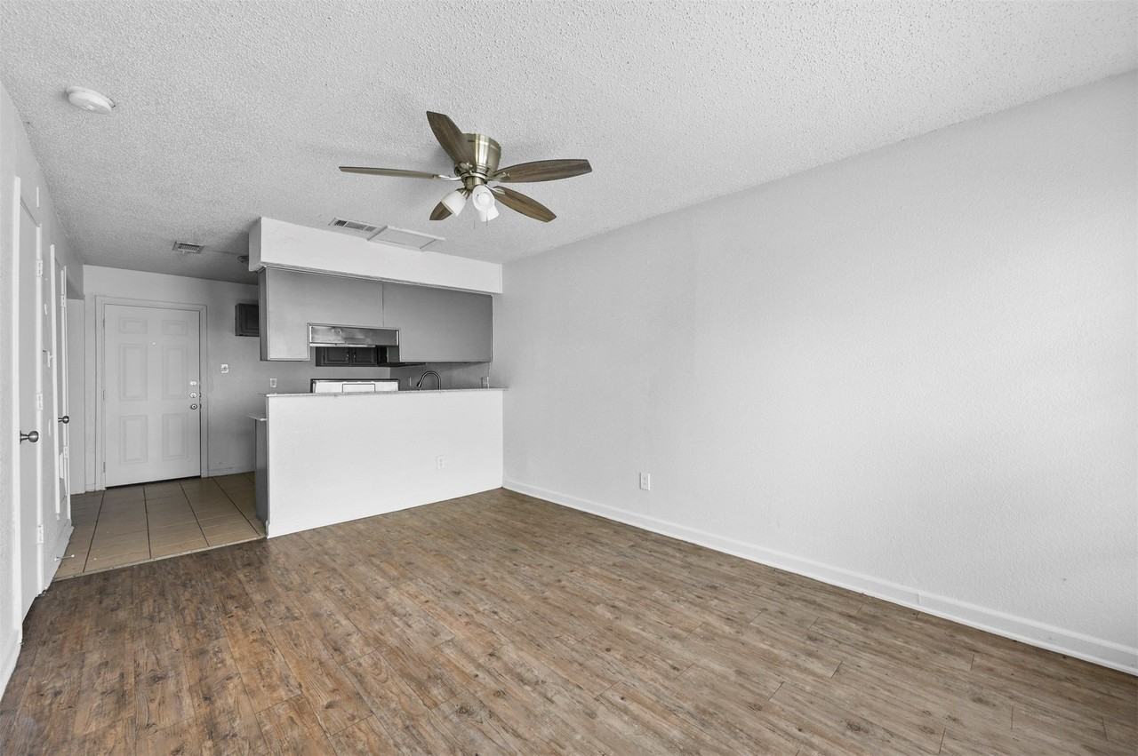 4921 Miller Ave - Photo 4 of 15