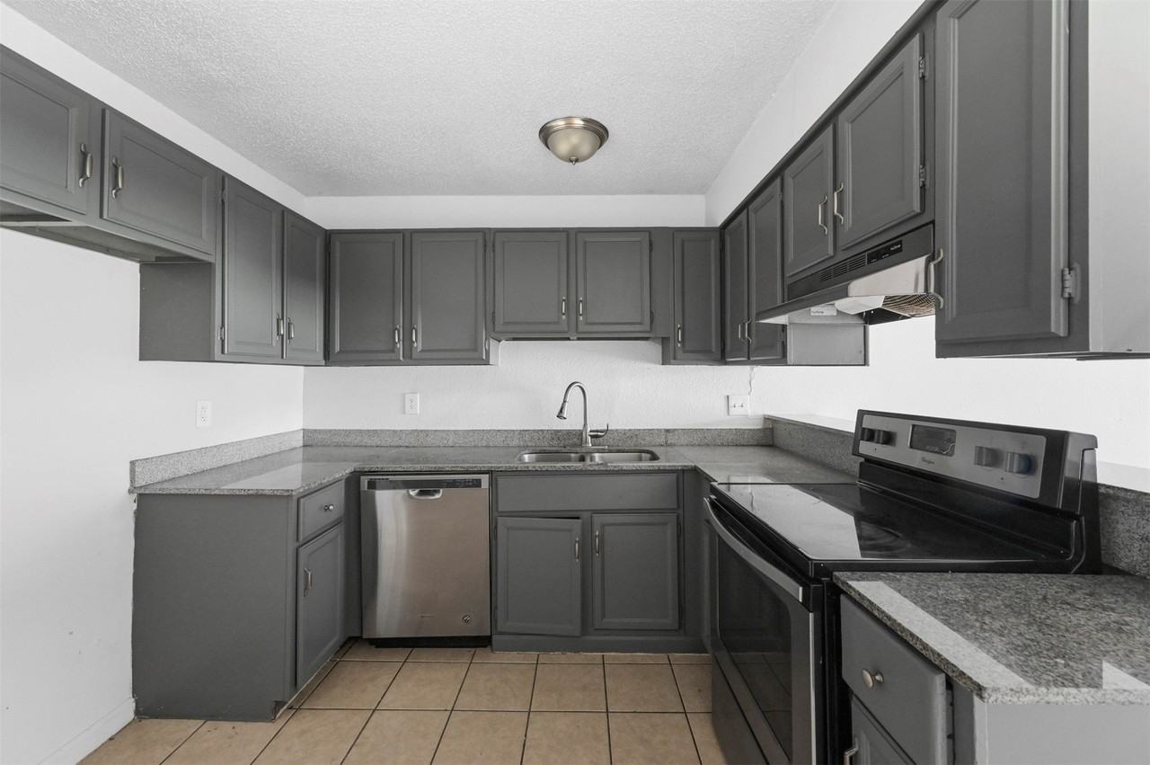 4921 Miller Ave - Photo 5 of 15