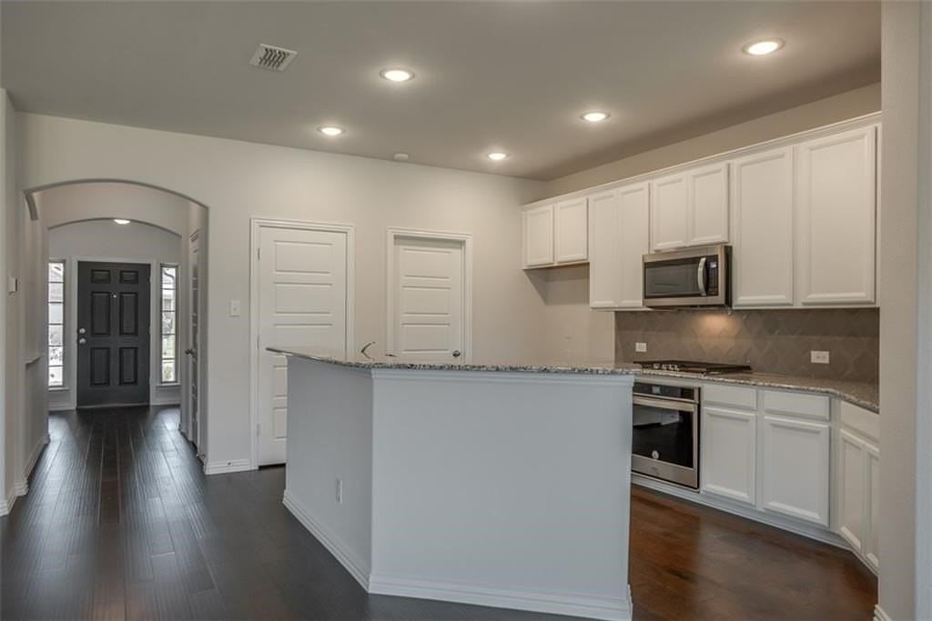 1829 Meadow Trail Ln - Photo 2 of 14
