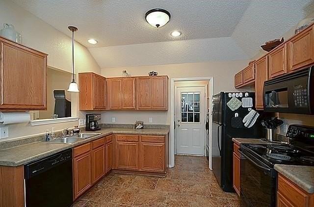 3112 Fairfield Dr - Photo 6 of 17