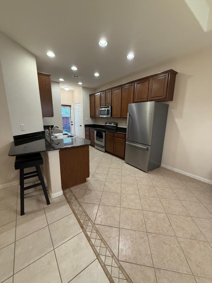 6406 Shakespeare Pl - Photo 3 of 20