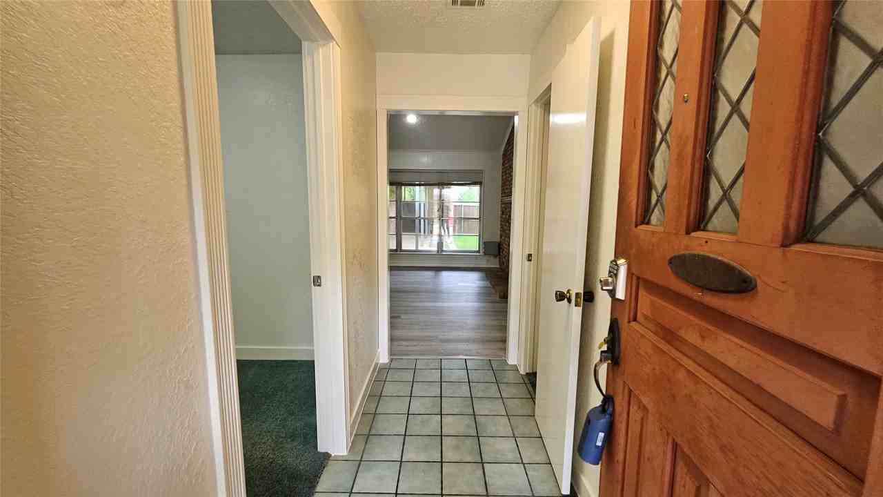 1908 Westridge St - Photo 3 of 39