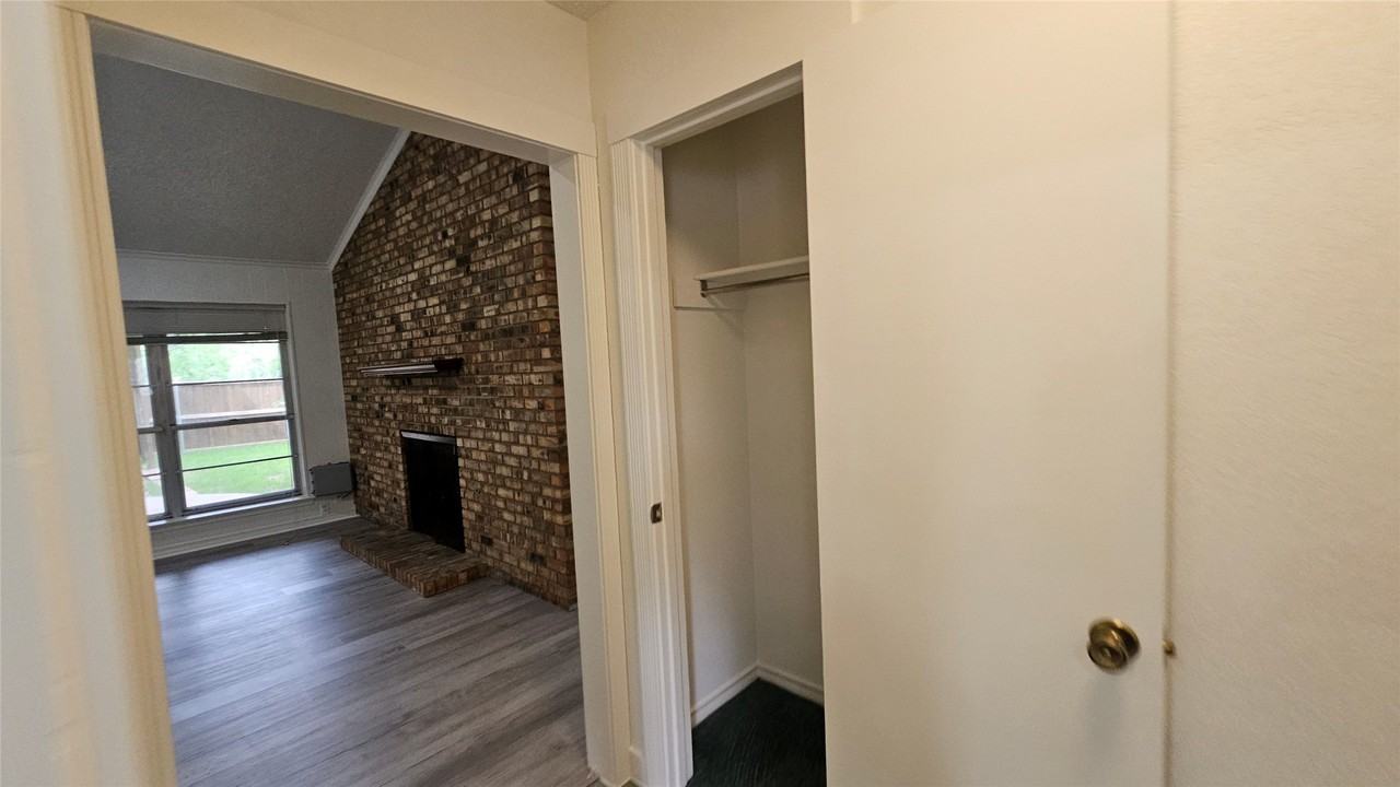 1908 Westridge St - Photo 6 of 39