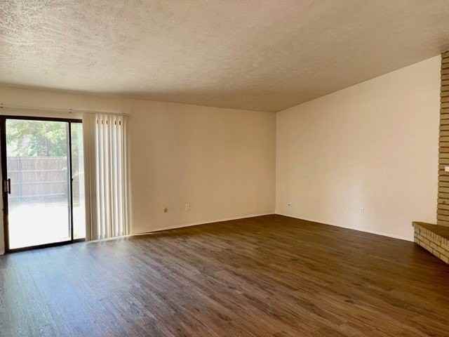 4020 Blue Flag Ln - Photo 5 of 28