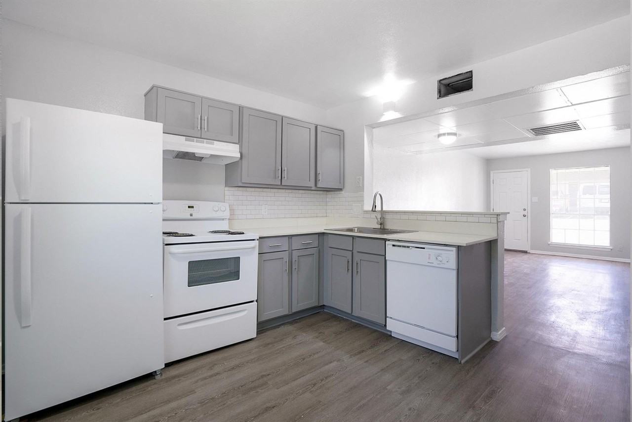 313 Rose St #319A - Photo 2 of 10