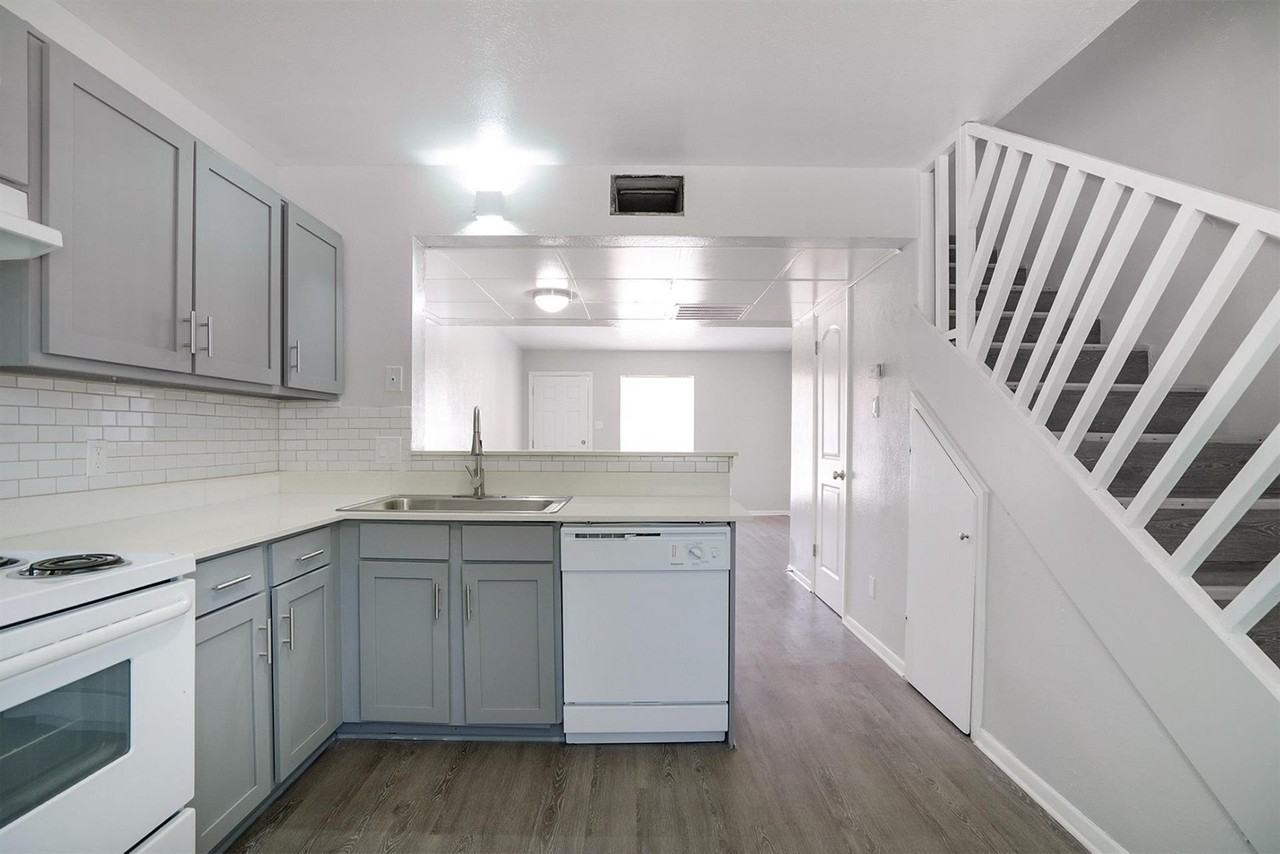 313 Rose St #319A - Photo 7 of 10