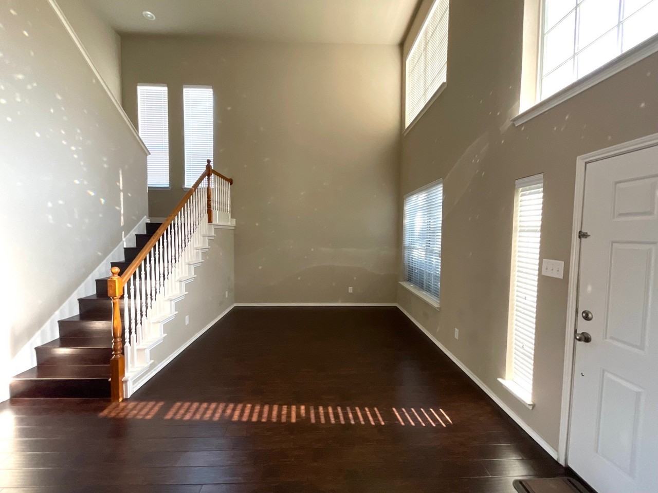 3102 Red Oak Dr - Photo 3 of 19