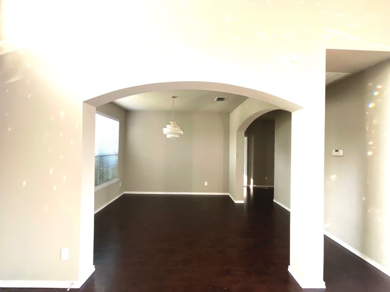 3102 Red Oak Dr - Photo 4 of 19