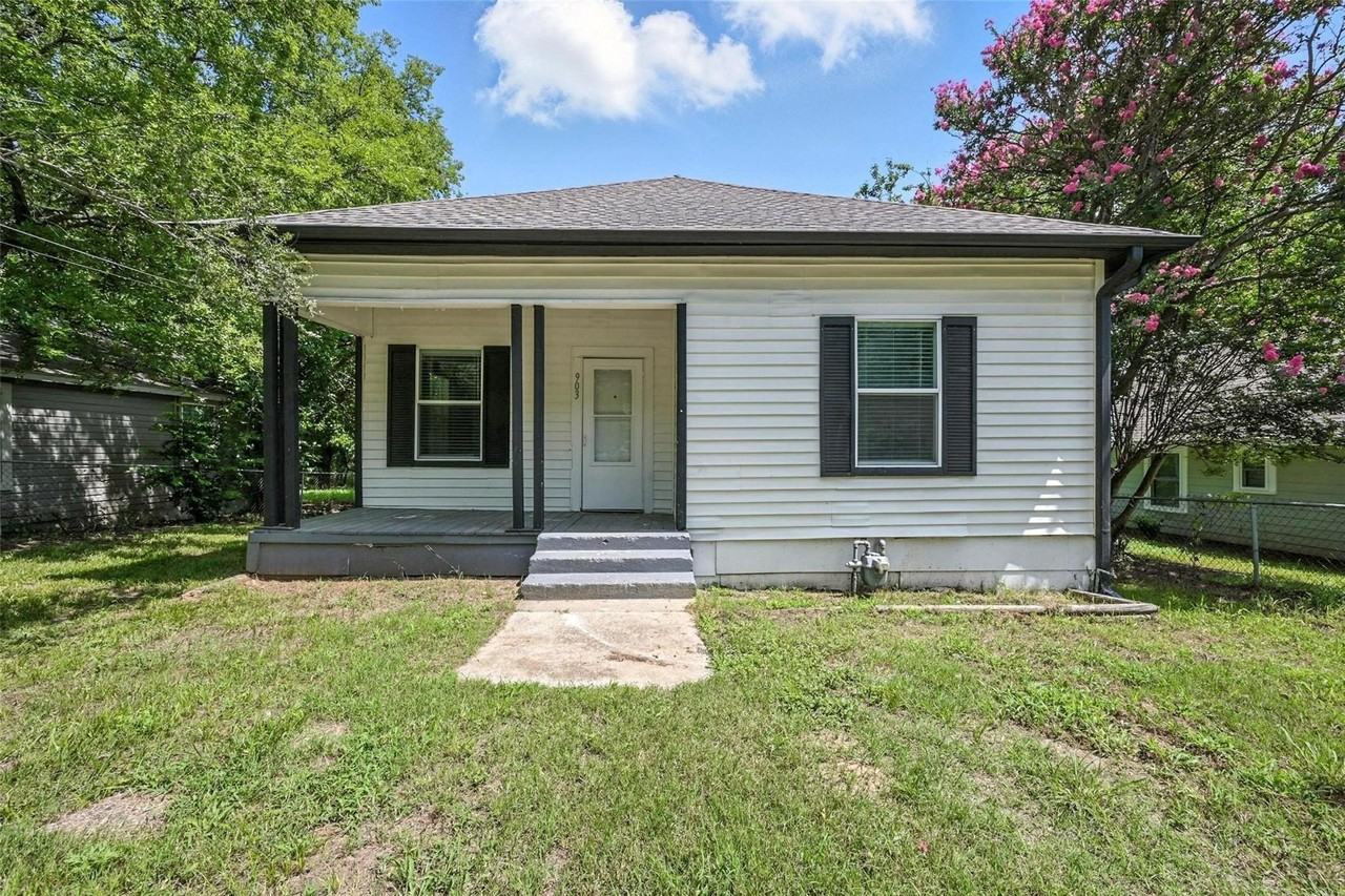 903 Baker St