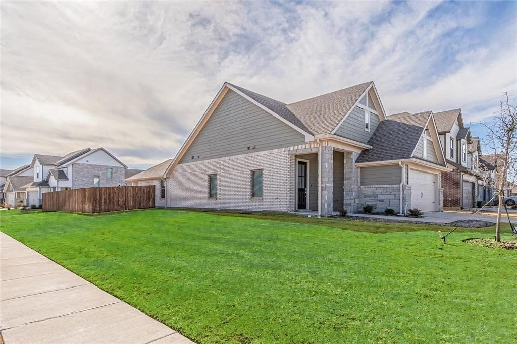 579 Ruthye Ln - Photo 2 of 33
