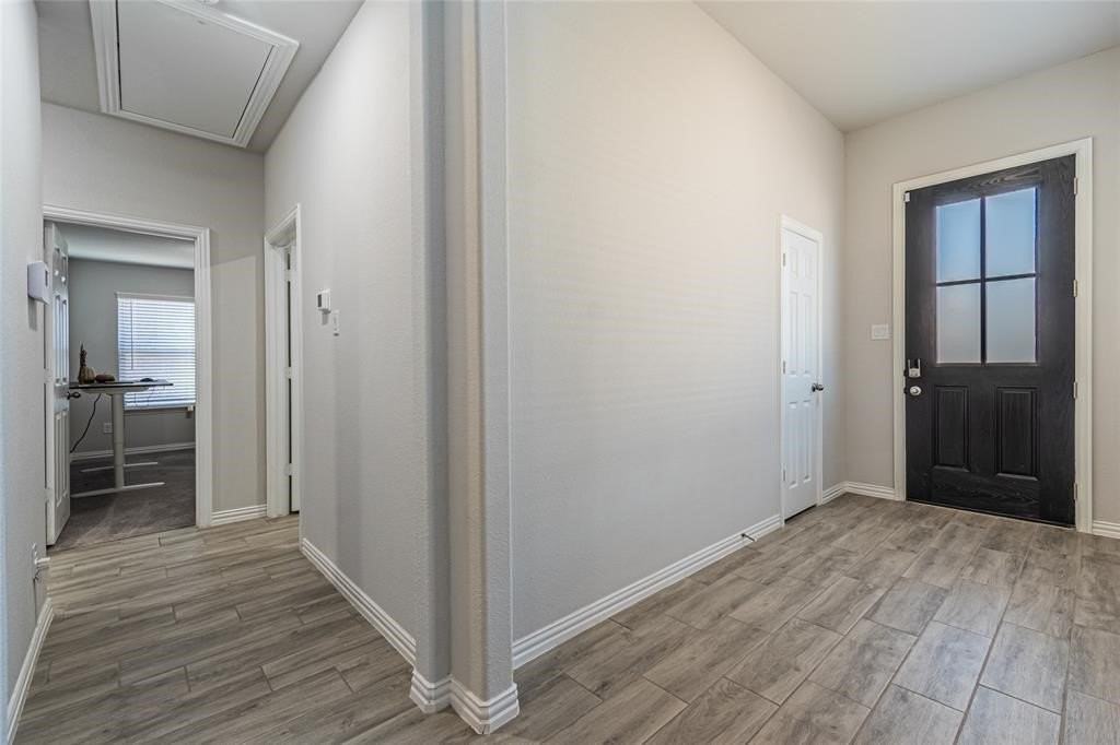 579 Ruthye Ln - Photo 5 of 33