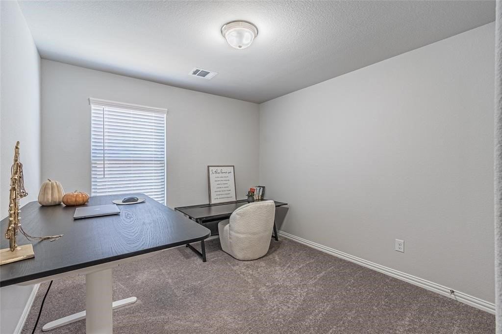 579 Ruthye Ln - Photo 7 of 33