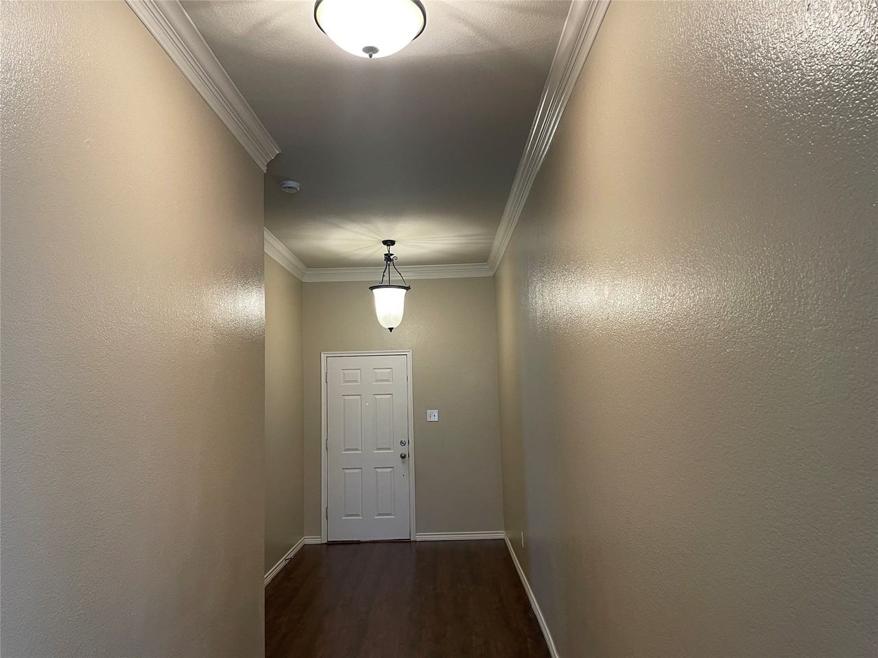 1208 Lazy Ln - Photo 2 of 35