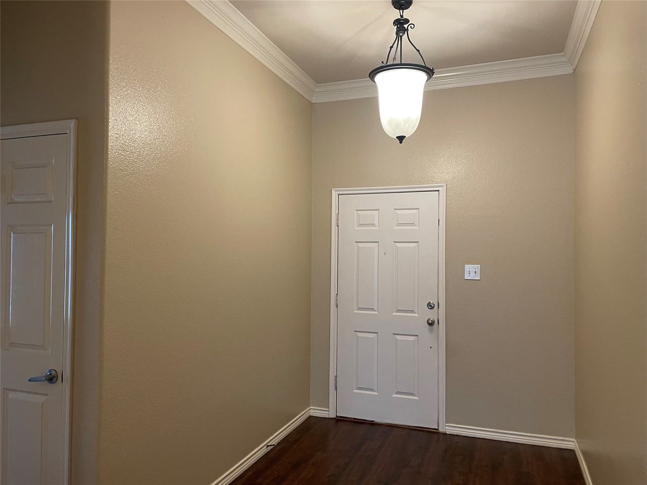 1208 Lazy Ln - Photo 4 of 35