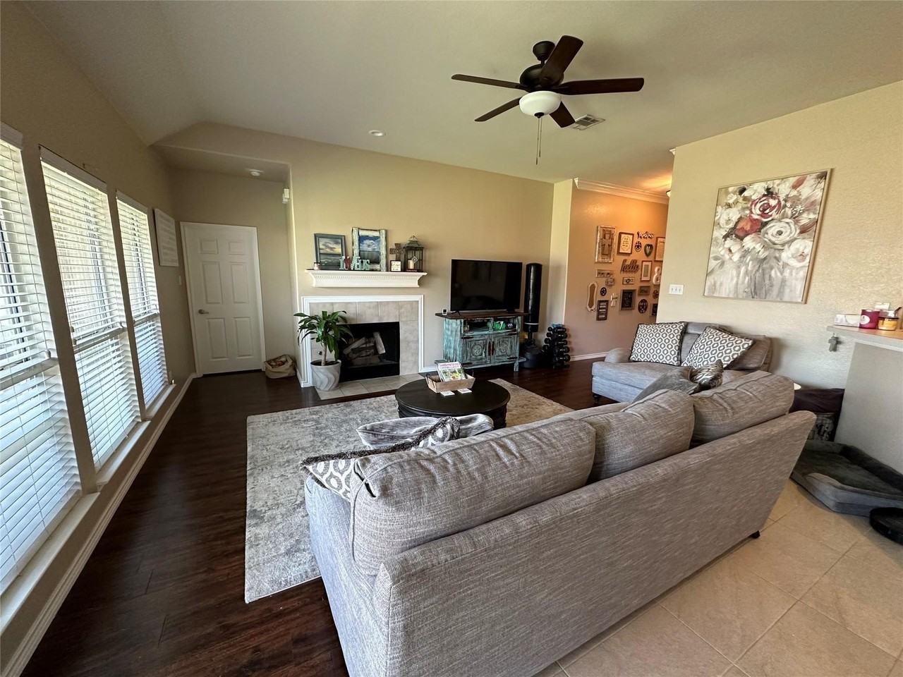 1208 Lazy Ln - Photo 6 of 35