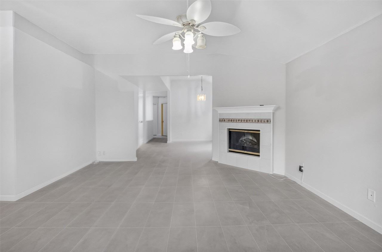 7016 Snowivy Ct - Photo 3 of 23