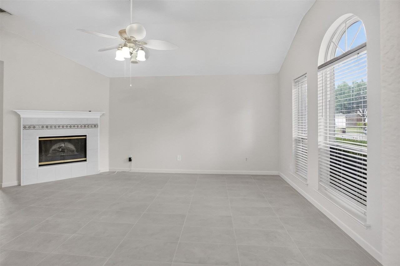 7016 Snowivy Ct - Photo 5 of 23