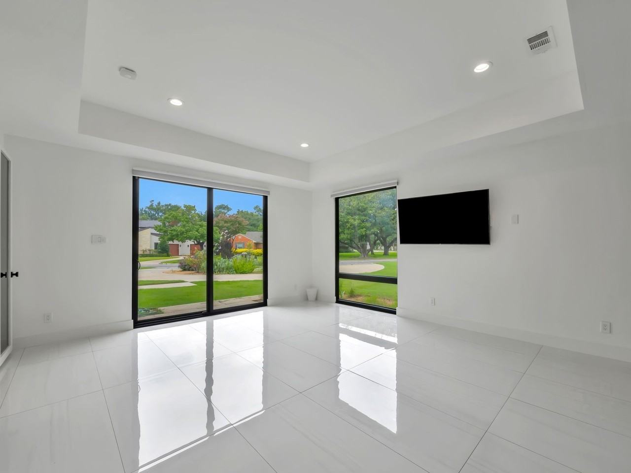11248 Jamestown Rd - Photo 6 of 40