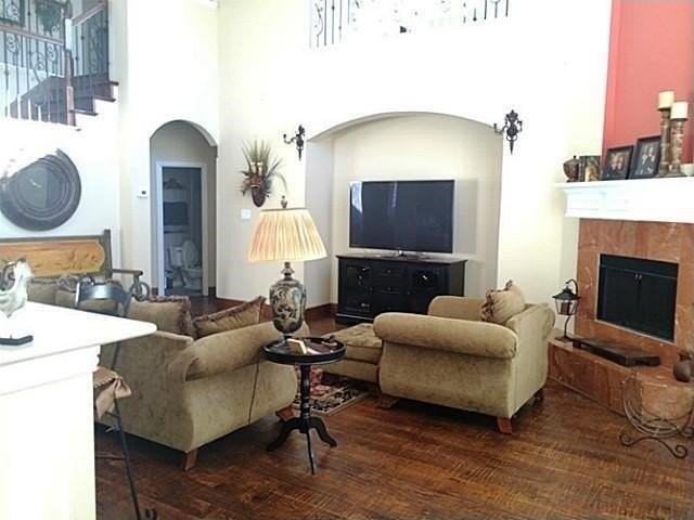 4506 Burnhill Dr - Photo 4 of 17