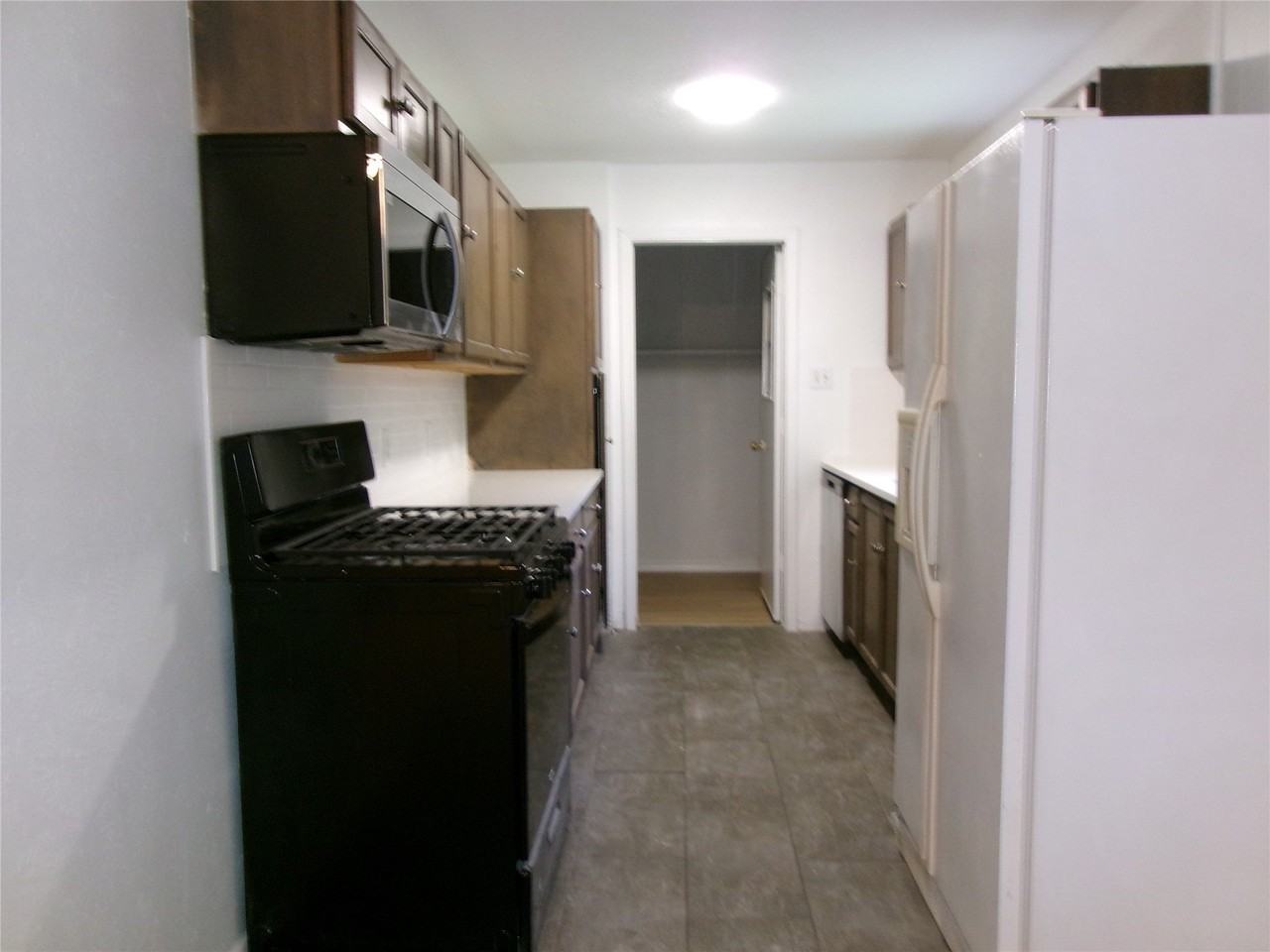 1519 Rambler Rd - Photo 7 of 21