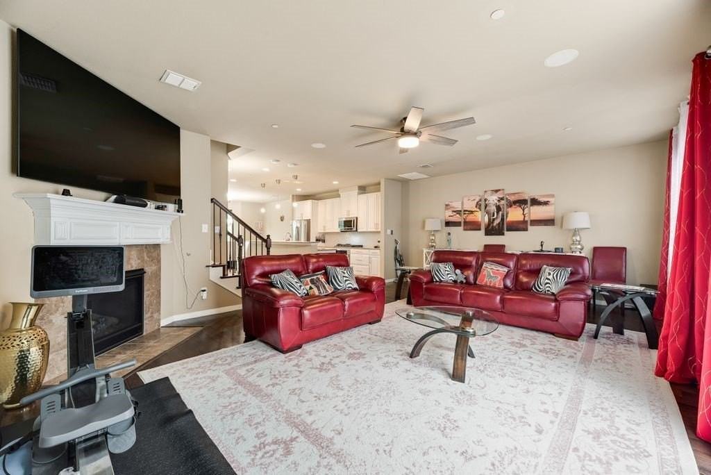 3895 Asbury Ln - Photo 3 of 18
