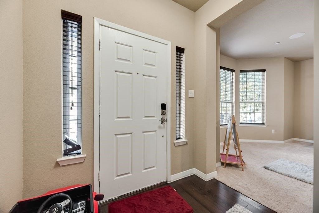 3895 Asbury Ln - Photo 5 of 18