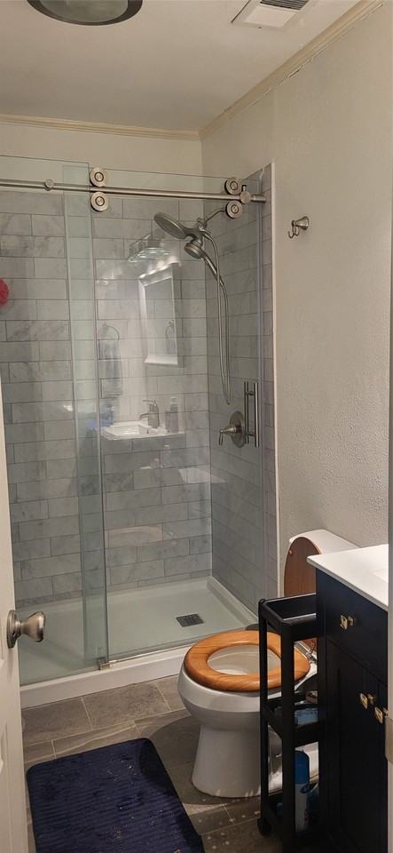 819 Oaklanding Cir - Photo 3 of 9