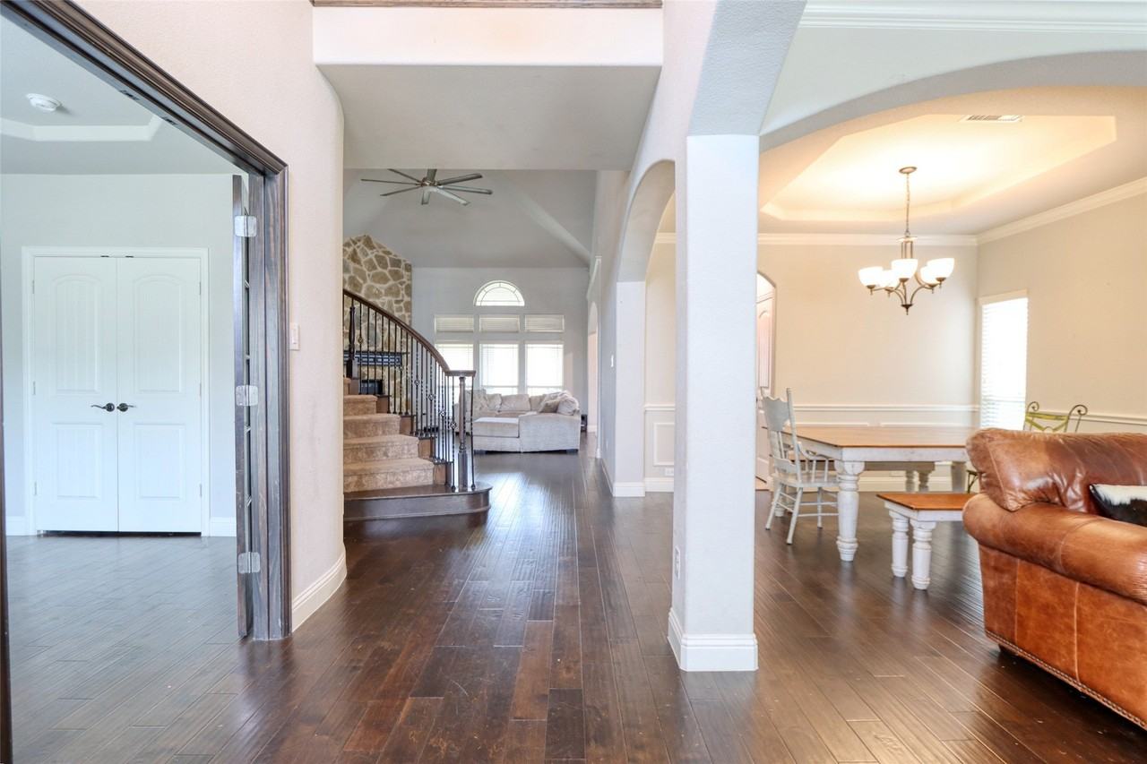 2601 Grouse Hollow Way - Photo 4 of 40