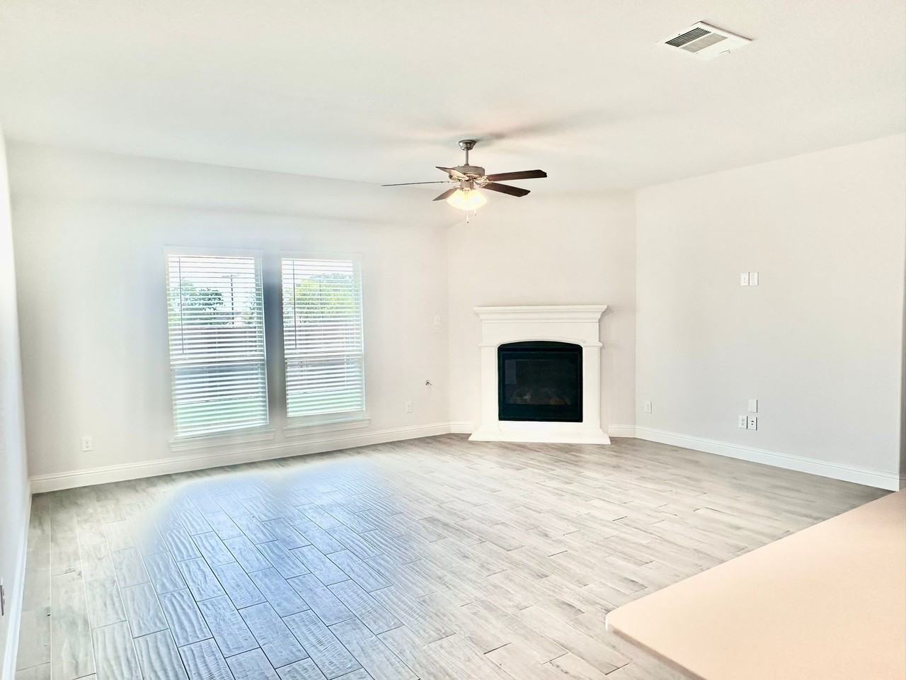 2612 Ainsworth Rd - Photo 4 of 22