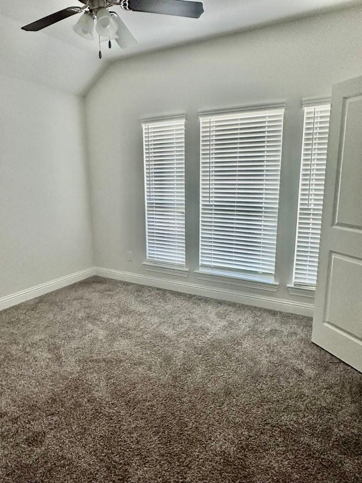 2612 Ainsworth Rd - Photo 5 of 22