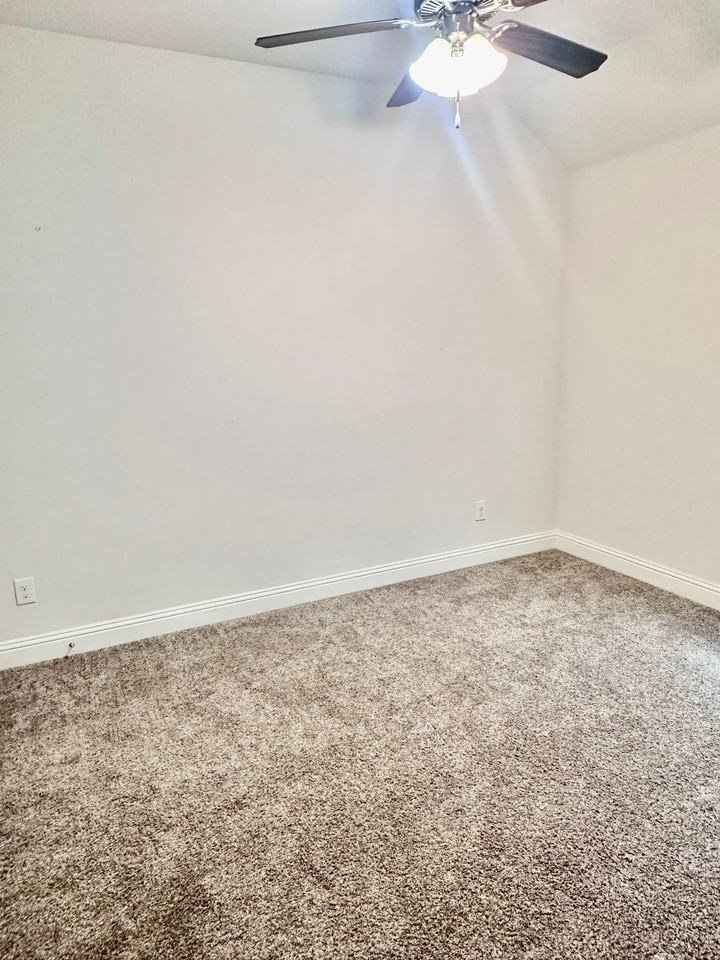 2612 Ainsworth Rd - Photo 7 of 22